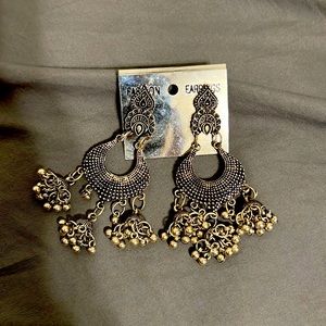 Traditional earrings